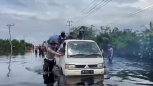 Buka-tutup-jalan-Pelalawan