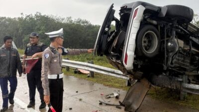 Hilang Kendali, Fortuner Tergelincir di Tol Pekanbaru–Bangkinang