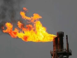 ‎Flare Membesar, Warga Panik: Pertamina Dumai Pastikan Kondisi Aman dan Terkendali
