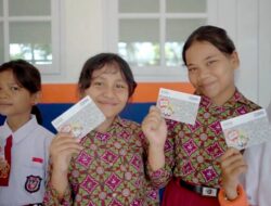 BRI Peduli, Renovasi Sekolah dan Serahkan Beasiswa untuk Generasi Desa Baru