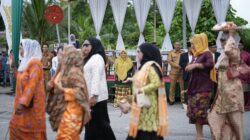 Karnaval Tempo Doeloe Lalang Festival 2025, Bupati Afni Ingatkan Pentingnya Kederhanaan
