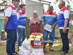 Dirut PGN Turun Langsung Serahkan Bantuan Bencana Aceh dan Sumatera Utara