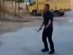 ‎Diduga Debt Collector Bersenjata Api Terlibat Adu Pukul dengan Nasabah di Pekanbaru