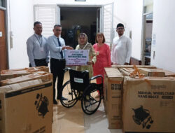 BRK Syariah Bagansiapiapi Serahkan Bantuan Kursi Roda untuk RSUD dr. RM. Pratomo