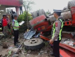 ‎Kecelakaan Beruntun di Jalur Padang Panjang–Bukittinggi, Lima Orang Meninggal