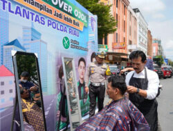 Ditlantas Polda Riau Beri Make Over Gratis bagi Ojol Tertib Lalu Lintas