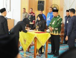 Bupati Afni Lantik 60 Pejabat Administrator dan Pengawas, Tekankan ASN Melayani Masyarakat