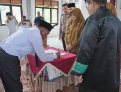 Lantik PAW Bapekam, Bupati Siak Tekankan Sinergi dan Pengawasan di Tengah Tekanan Fiskal