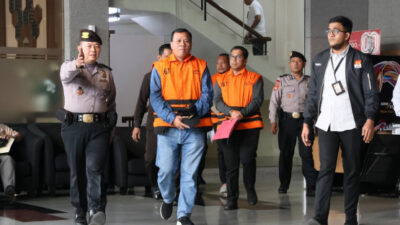 KPK Tangkap Tangan Tersangka Dugaan Suap Jabatan di Pemkab Kuansing