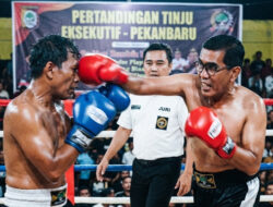 ‎Ricuh DPRD Riau, Pertina Riau Siap Fasilitasi Duel Parisman Ihwan dan Indra Gunawan Eet di Ring Tinju