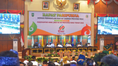 HUT ke-69 Riau, DPRD Riau Anugerahi Penghargaan untuk 10 Tokoh Pejuang Daerah