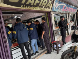 Polda Riau Sita Ratusan Gram Emas dan Catatan Transaksi Penjualan di Toko Emas Syafira